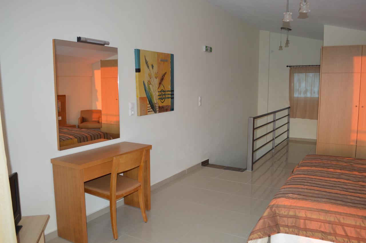 Alex House Zacharo Exterior foto